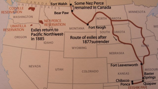 Map showing the route of nimΓipuu south to Oklahoma and north to Canada after Bear Paw.